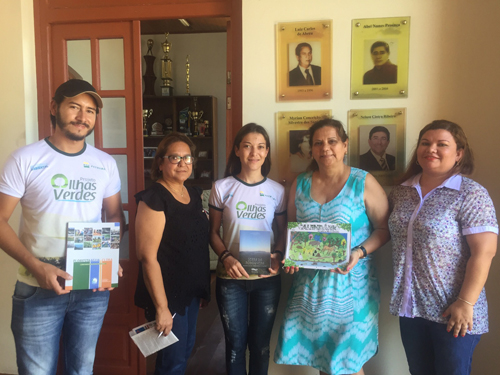 Prefeitura de Porto Murtinho recebe calendário do projeto Calendário Ecológico.