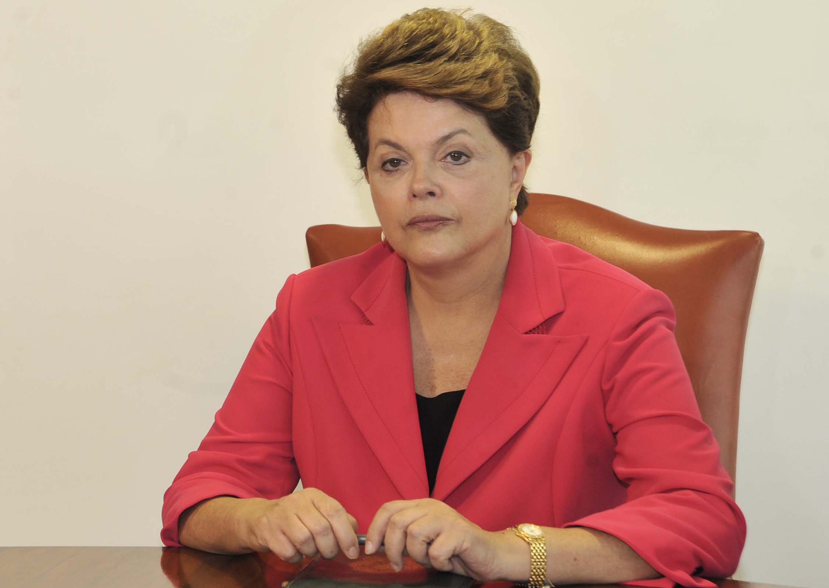 Com 55 votos favoráveis, senadores afastam Dilma da Presidência do Brasil