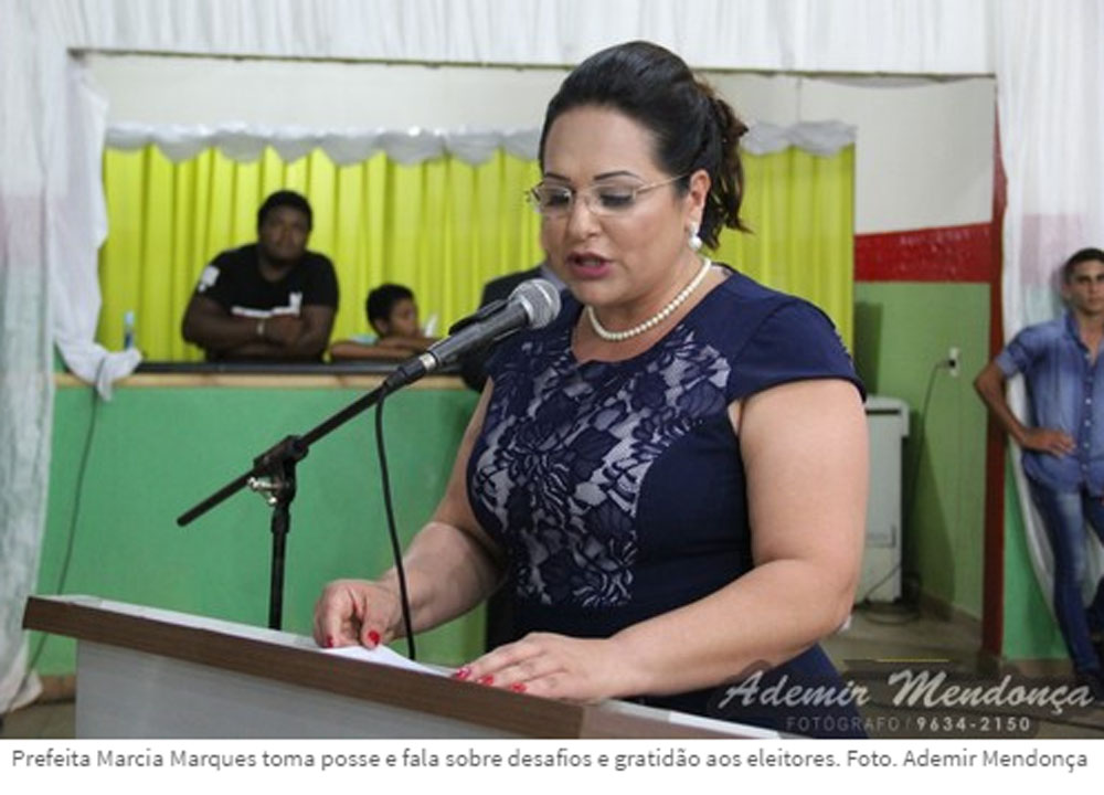 Prefeita Marcia Marques toma posse e fala sobre desafios e gratidão aos eleitores