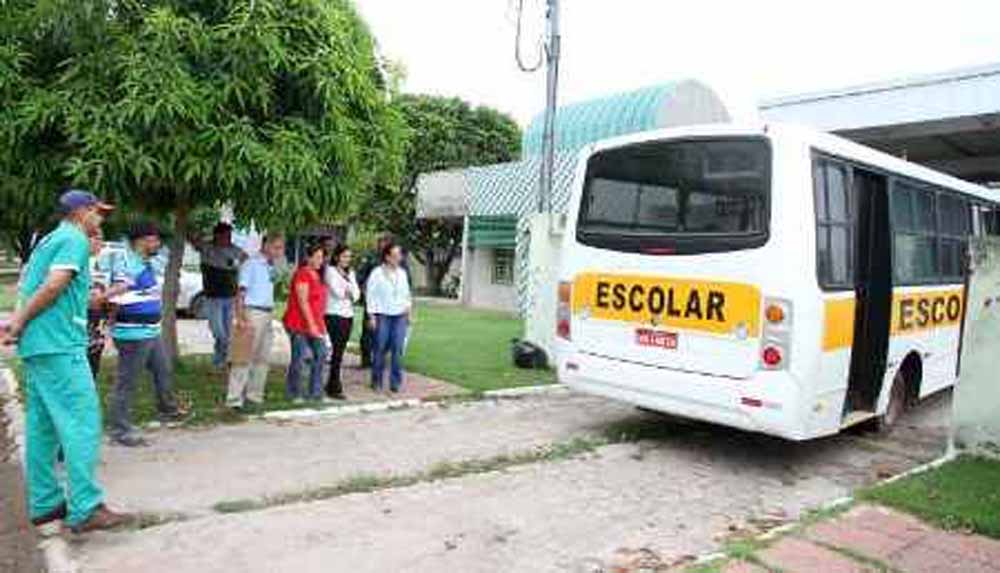 Em Porto Murtinho, alunos perdem aulas porque ônibus escolar está sem pneus