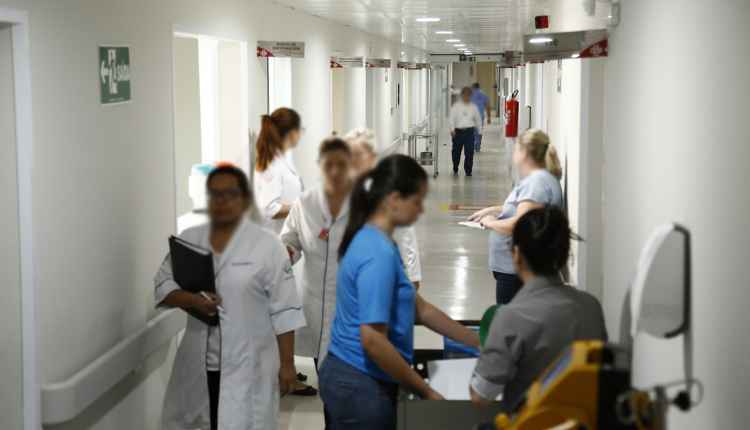 Morte de enfermeira é sintoma de condições precárias de trabalho de profissionais da saúde