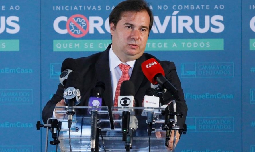 Eleições de 2020 devem ser adiadas, afirma Rodrigo Maia