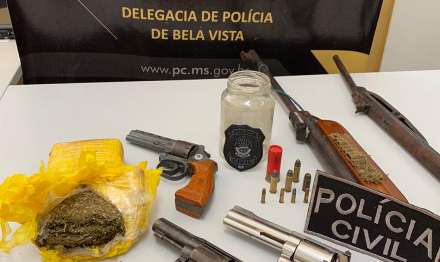 POLÍCIA CIVIL DE BELA VISTA APREENDE QUATRO ARMAS DE FOGO E DROGAS E PRENDE DOIS INDIVÍDUOS EM FLAGRANTE