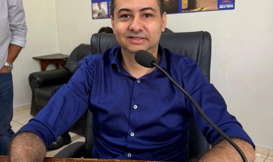 Vereador Flavinho Lopes solicita operação tapa-buraco em toda a cidade